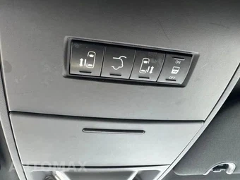 2016 Dodge Grand Caravan SXT Plus 121.2" WB - miniatura 12