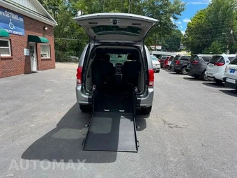 2016 Dodge Grand Caravan SXT Plus 121.2" WB - miniatura 2