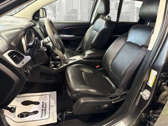 2016 Dodge Journey R/T - miniatura 9