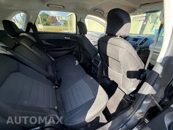 2016 Ford Edge SE - miniatura 9