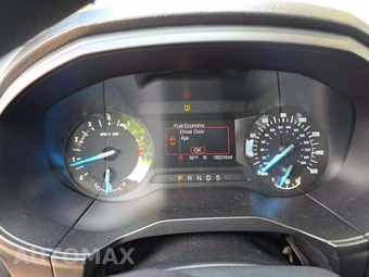 2016 Ford Edge SE - miniatura 9