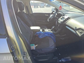 2016 Ford Edge SE – miniatura 8