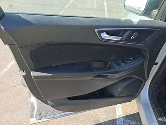 2016 Ford Edge SE – miniatura 9