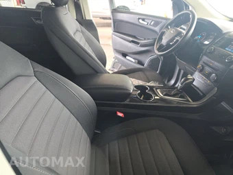 2016 Ford Edge SE – miniatura 8