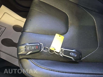 2016 Ford Edge Titanium – miniatura 8