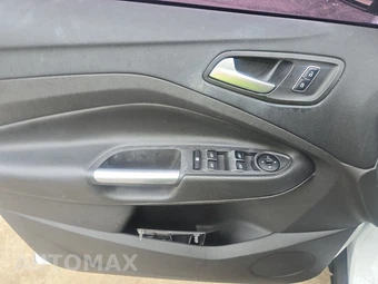 2016 Ford Escape SE - miniatura 9