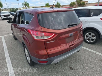 2016 Ford Escape SE – miniatura 2