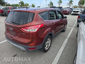 2016 Ford Escape SE – miniatura 3
