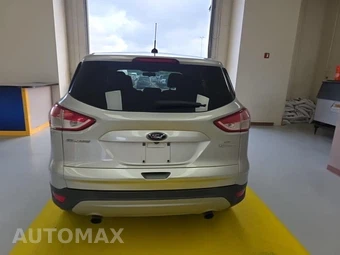 2016 Ford Escape SE – miniatura 5