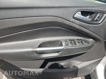 2016 Ford Escape SE – miniatura 9
