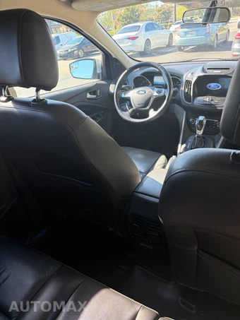 2016 Ford Escape SE - miniatura 5