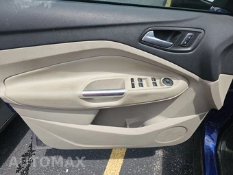 2016 Ford Escape SE – miniatura 9