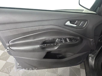 2016 Ford Escape SE – miniatura 9