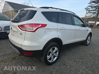 2016 Ford Escape SE – miniatura 4