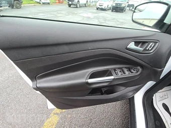 2016 Ford Escape SE – miniatura 9