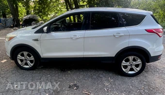2016 Ford Escape SE - miniatura 4
