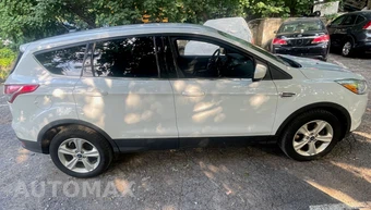 2016 Ford Escape SE - miniatura 5