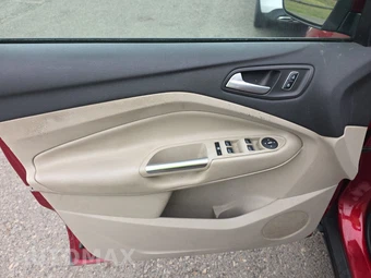 2016 Ford Escape SE - miniatura 9