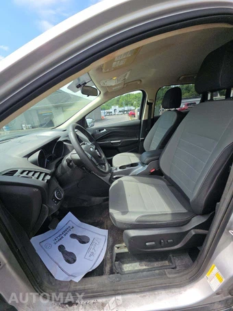 2016 Ford Escape SE – miniatura 3