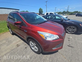 2016 Ford Escape SE – miniatura 3