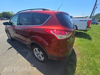 2016 Ford Escape SE – miniatura 6