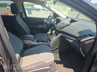 2016 Ford Escape SE - miniatura 5