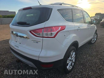 2016 Ford Escape Titanium – miniatura 3