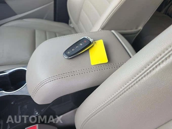 2016 Ford Escape Titanium – miniatura 8