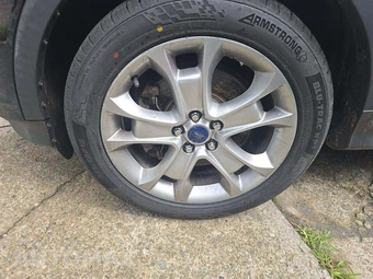 2016 Ford Escape Titanium – miniatura 24