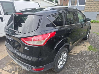 2016 Ford Escape Titanium – miniatura 3