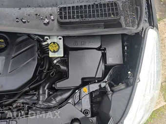 2016 Ford Escape Titanium – miniatura 36