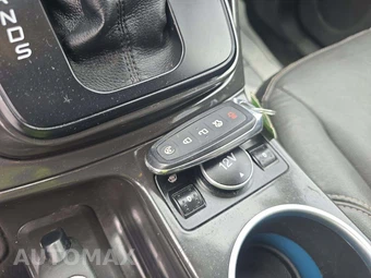 2016 Ford Escape Titanium – miniatura 8