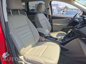 2016 Ford Escape Titanium – miniatura 15