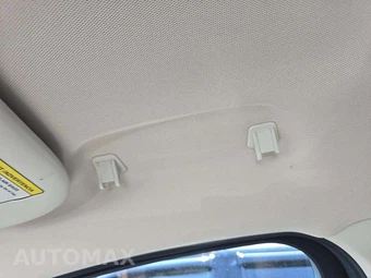 2016 Ford Escape Titanium – miniatura 20
