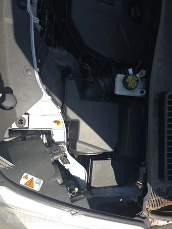 2016 Ford Escape Titanium - miniatura 28