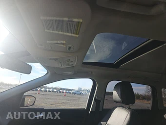 2016 Ford Escape Titanium – miniatura 17