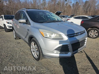 2016 Ford Escape Titanium – miniatura 3