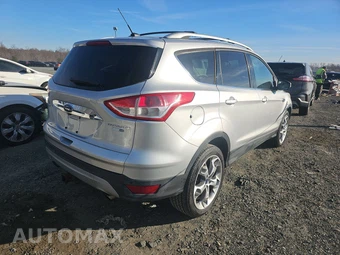 2016 Ford Escape Titanium – miniatura 4