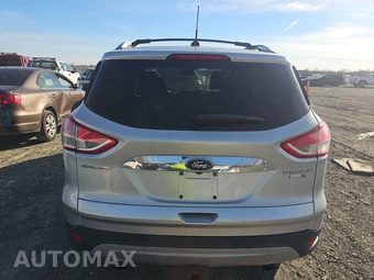 2016 Ford Escape Titanium – miniatura 5