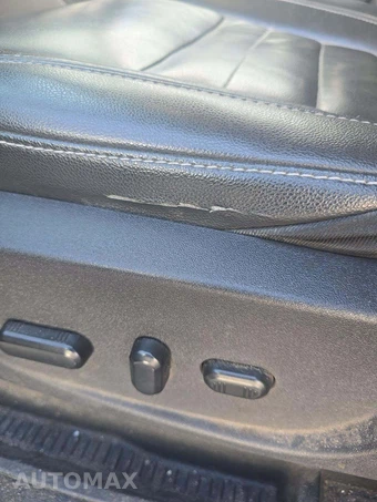 2016 Ford Escape Titanium – miniatura 18
