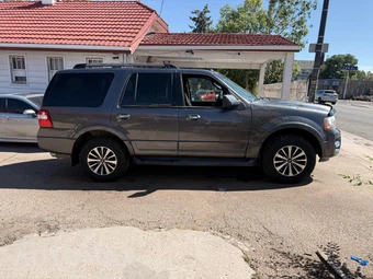 2016 Ford Expedition XLT - miniatura 4