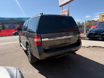 2016 Ford Expedition XLT - miniatura 7