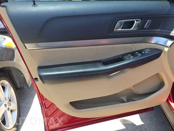 2016 Ford Explorer – miniatura 9