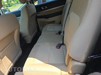 2016 Ford Explorer – miniatura 16