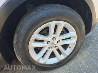 2016 Ford Explorer – miniatura 9