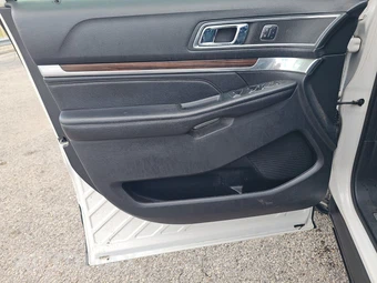 2016 Ford Explorer Limited – miniatura 9