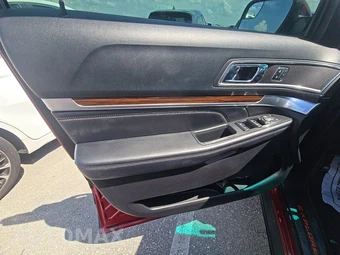 2016 Ford Explorer Limited – miniatura 9