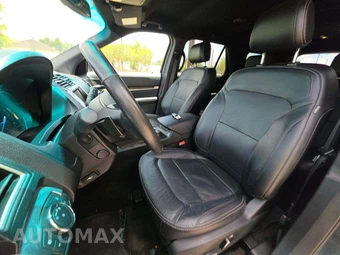 2016 Ford Explorer Limited – miniatura 3