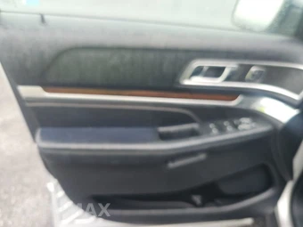 2016 Ford Explorer Limited – miniatura 9