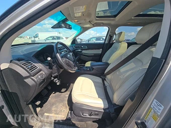 2016 Ford Explorer Platinum - miniatura 7